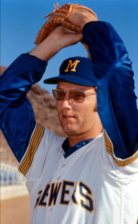 Ray Peters as pitcher for 1970 Milwaukee Brewers