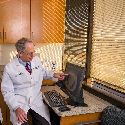 Dr. Mark Drazner, Clinical Chief of Cardiology, Medical Director of the Heart Failure, LVAD, and Cardiac Transplantation Program; and Professor of Internal Medicine.
