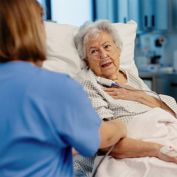 elderly-woman-heart-attack-thumb.jpg