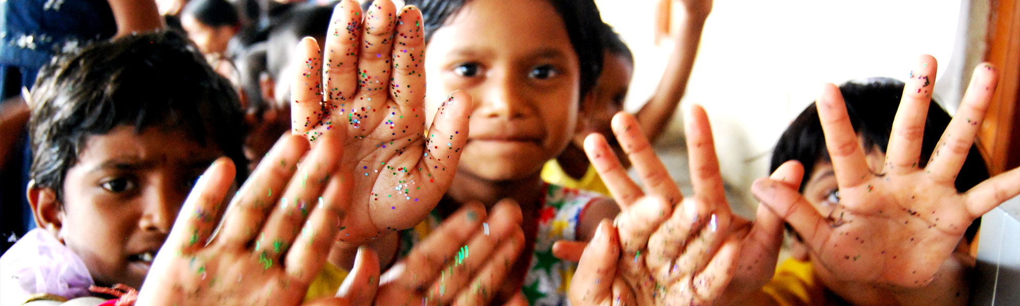 Banner Image Glitter Hands