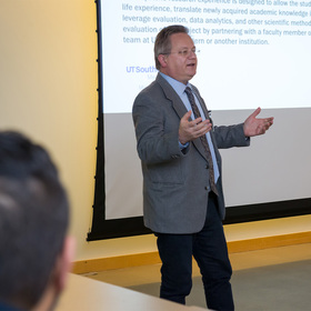 UT Southwestern informatics center fuels clinical innovation, public health research