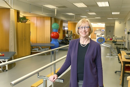 Dr. Bell receives national award for advancing rehab field