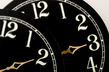 Daylight saving returns amid global debate to end clock change