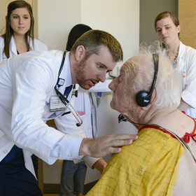 UT Southwestern’s nationally ranked geriatric care receives international exemplar status
