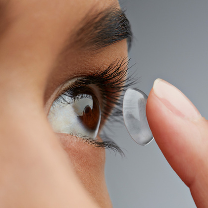 UTSW optometrist offers optimum care guidelines for contact lens users