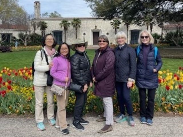 6 members of UTSW Faculty Women's Club on a visit to a winter garden