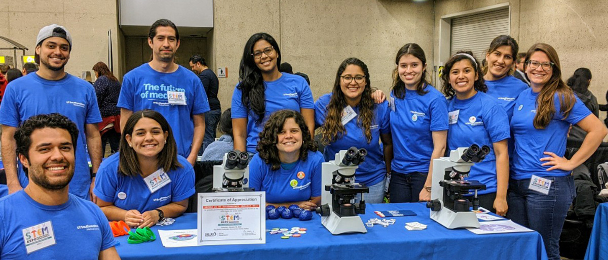 UTSW SACNAS chapter, blue shirts