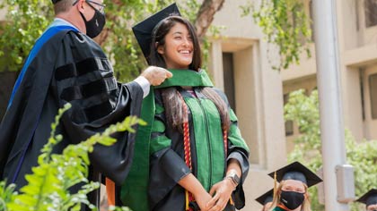 Woman receiving green stoll