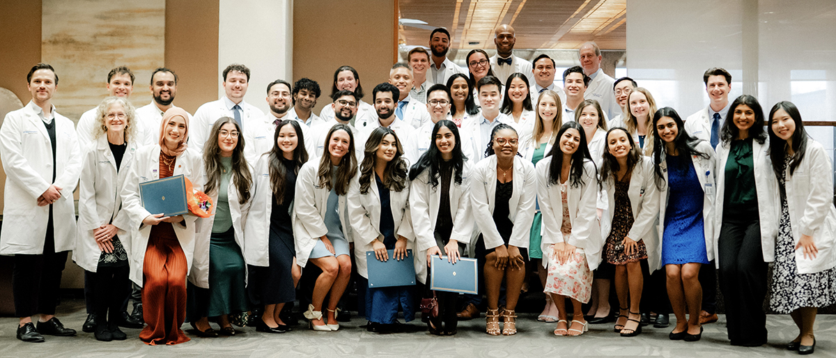 GHHS members pose as a group.