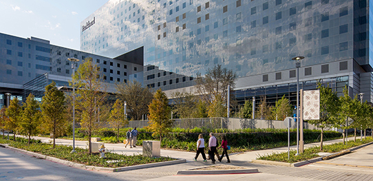 exterior steet view of Parkland Hospital