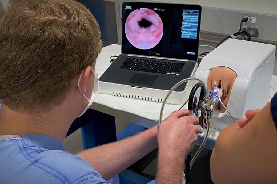 Residents hysteroscopy simulator