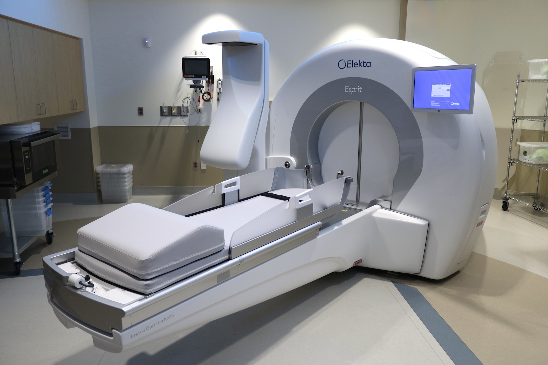 Gamma Knife Esprit, a machine that delivers radiation for cancer treatment