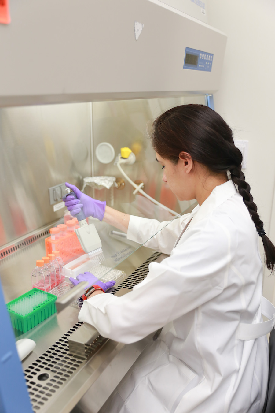 Decorative photo of student in lab