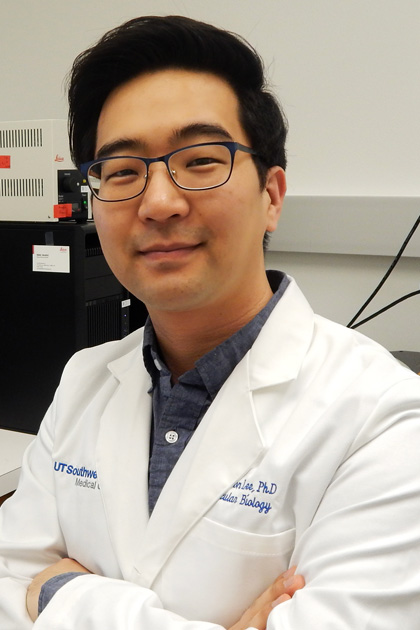 Donghoon Lee, Ph.D. Donghoon Lee, Ph.D. in lab