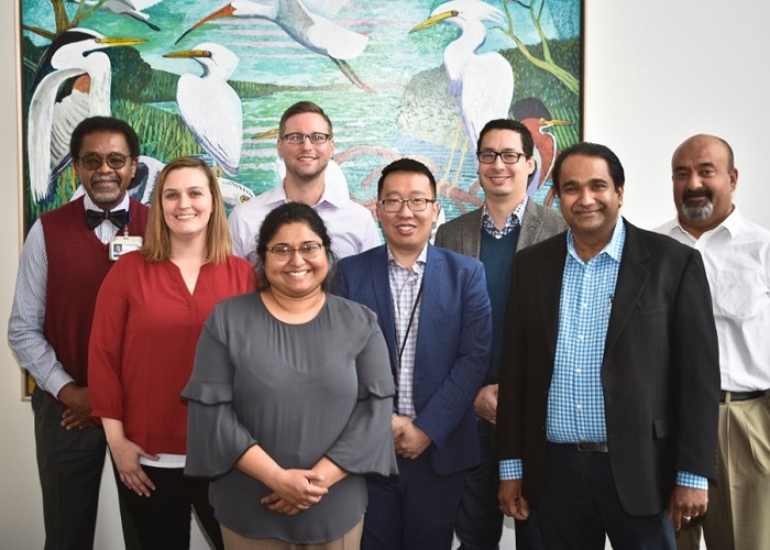 From right to left: From Left to right: Dr Ibrahim A Hashim (UTSW), Rachel Langevin (UTSW), Drs Shalini Prasad (EnLiSense/UTD), Troy Francis (BARDA), Justin Yang (BARDA), Carlos Arguello Ortiz (BARDA) ), Sriram Muthukumar (EnLiSense), and Pejman Naraghi-Arani (BARDA) From right to left: From Left to right: Dr Ibrahim A Hashim (UTSW), Rachel Langevin (UTSW), Drs Shalini Prasad (EnLiSense/UTD), Troy Francis (BARDA), Justin Yang (BARDA), Carlos Arguello Ortiz (BARDA) ), Sriram Muthukumar (EnLiSense), and Pejman Naraghi-Arani (BARDA)
