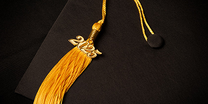 graduate tassel gold