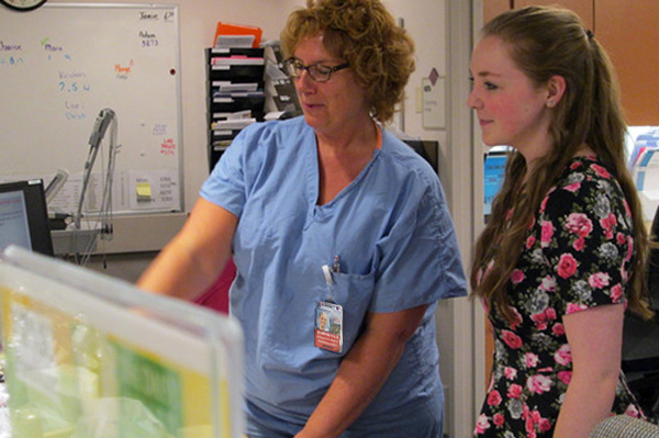 A female student and a female Parkland staff member