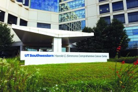 Entryway to UT Southwestern’s Harold C. Simmons Comprehensive Cancer Center.