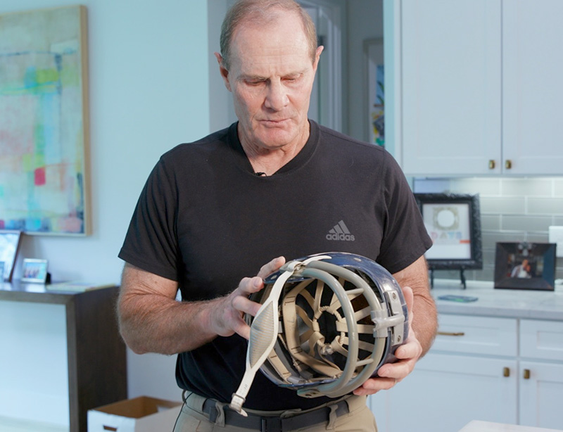 Duncan Holding Helmet