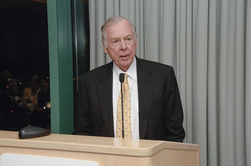 Recognized by The Chronicle of Philanthropy among the nation’s most generous benefactors, Mr. Pickens and his foundation contributed more than $53 million to Southwestern Medical Foundation for the benefit of UT Southwestern over decades of generosity.